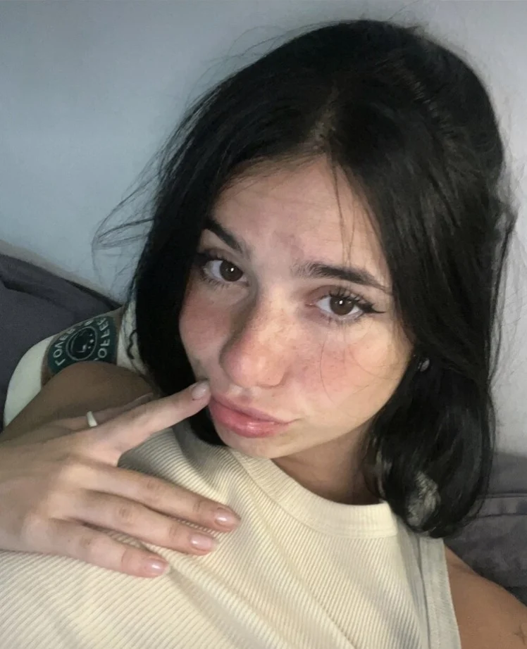 Deutsche OnlyFans Model kostenlos